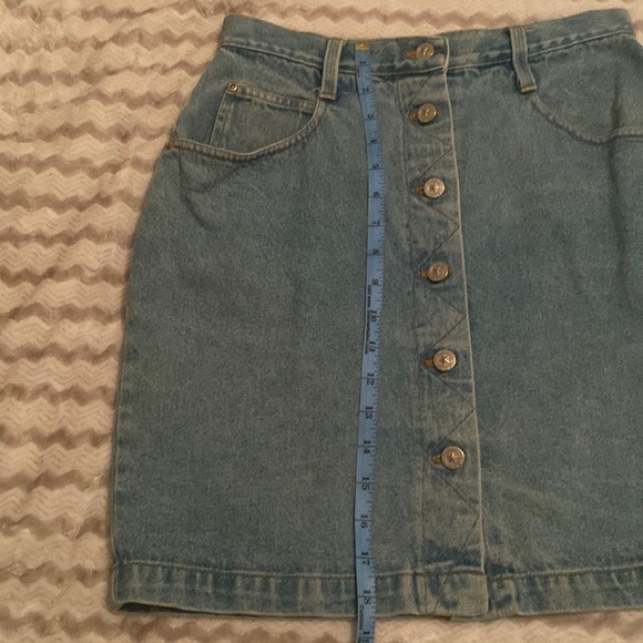 Short denim skirt. Juniors size 9/10. See pics for dimensions. - Picture 4 of 5